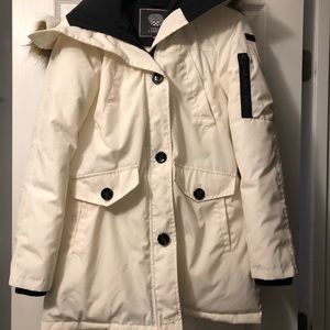 Vince camuto puffy jacket with fur hood